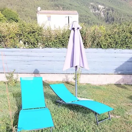 Rez De Jardin Dans Quartier Calme Et Ensoleille Willa Saint-André-les-Alpes